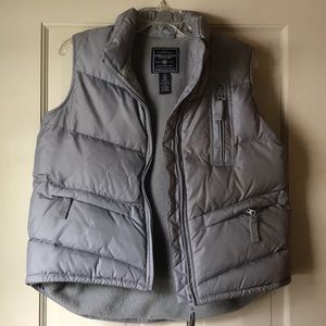 AE grey/silver outdoor puffer vest!